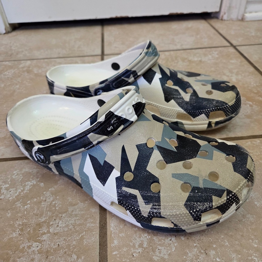 Crocs Classic Clog Geometric Camo Grey Black Tan Mens 12 Slip On Shoes